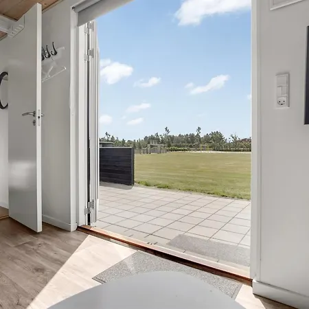 Fay - 900m From The Sea By Interhome Bøtø By